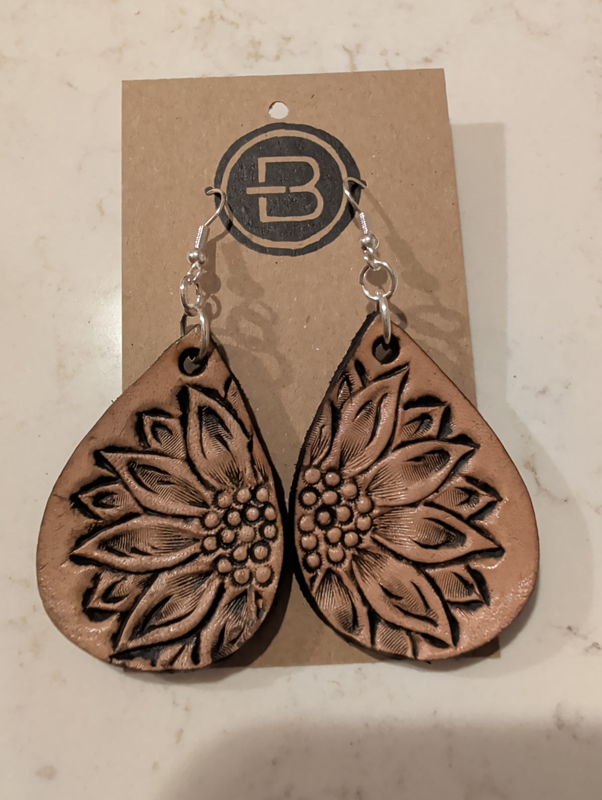 Plain Sunflower Teardrop